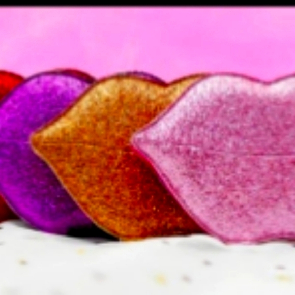 Beautiful  Lip Shaped  Glitter Compact Mirror! Brand New! - Picture 5 of 9